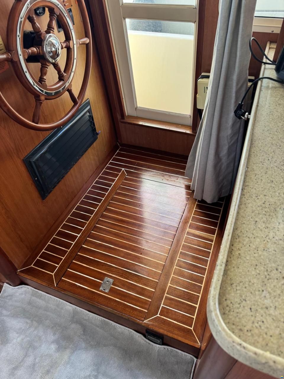 Mainship 40 Trawler