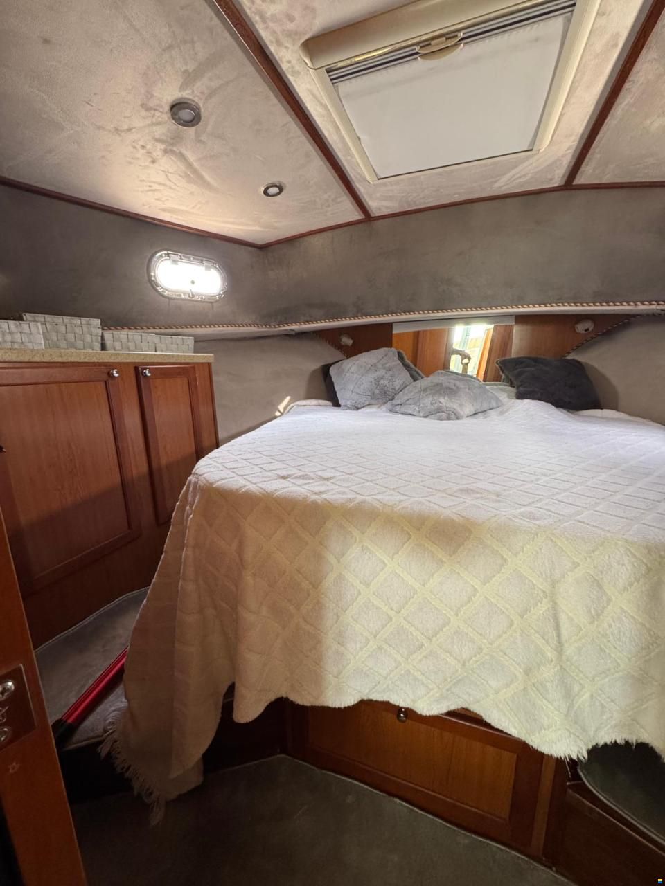 Mainship 40 Trawler