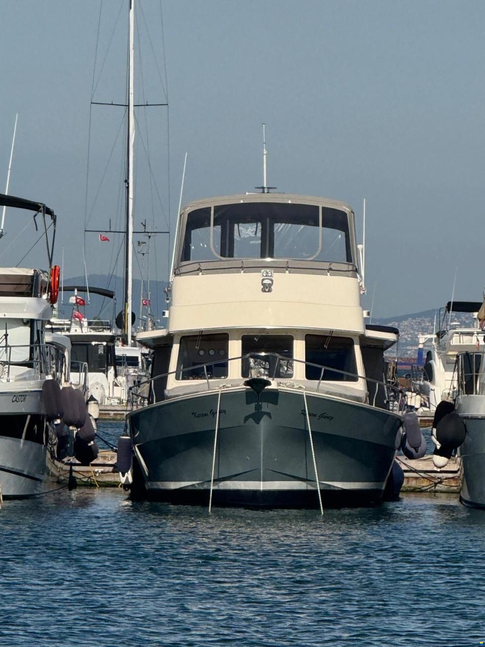Mainship 40 Trawler