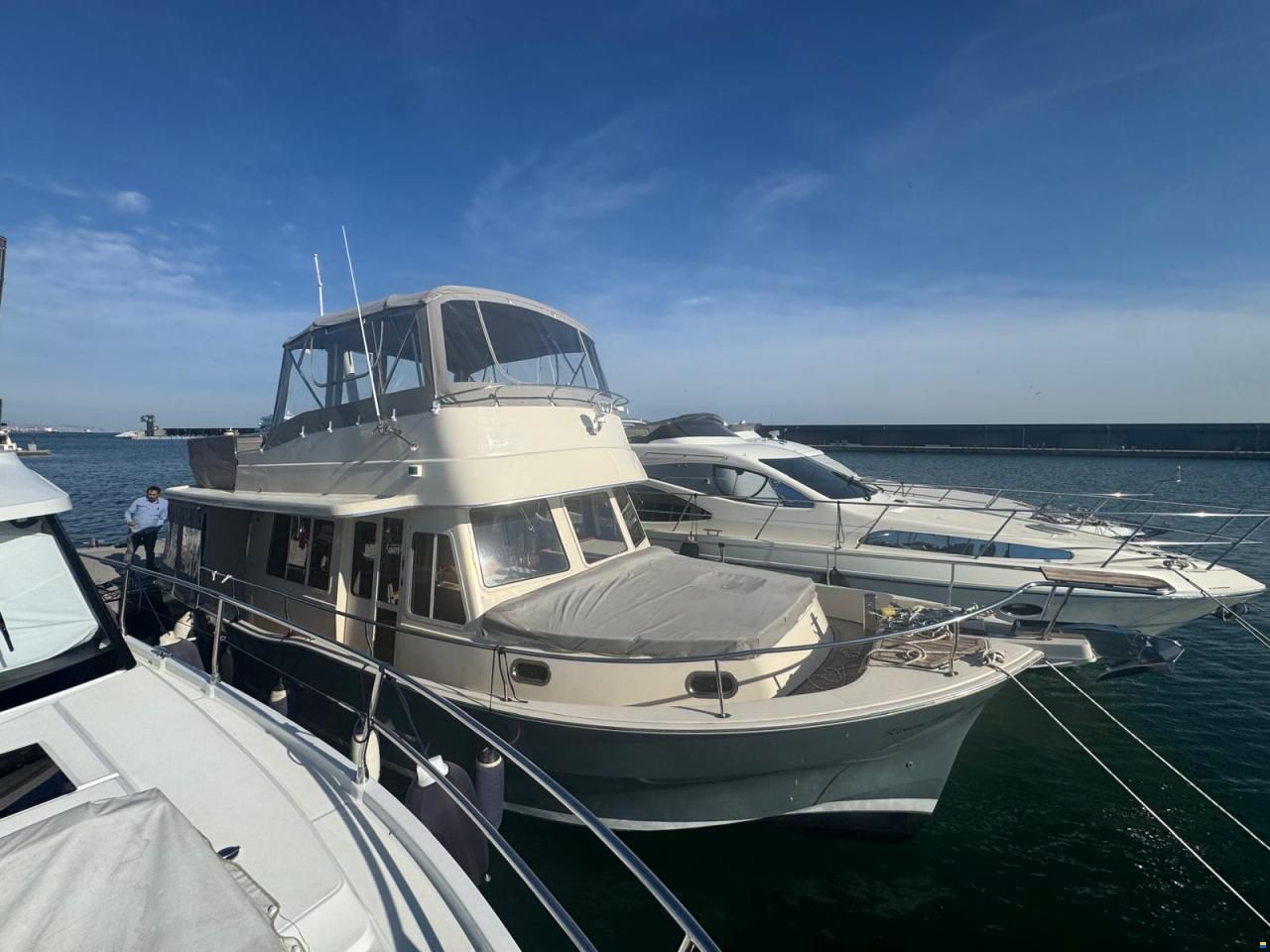 Mainship 40 Trawler
