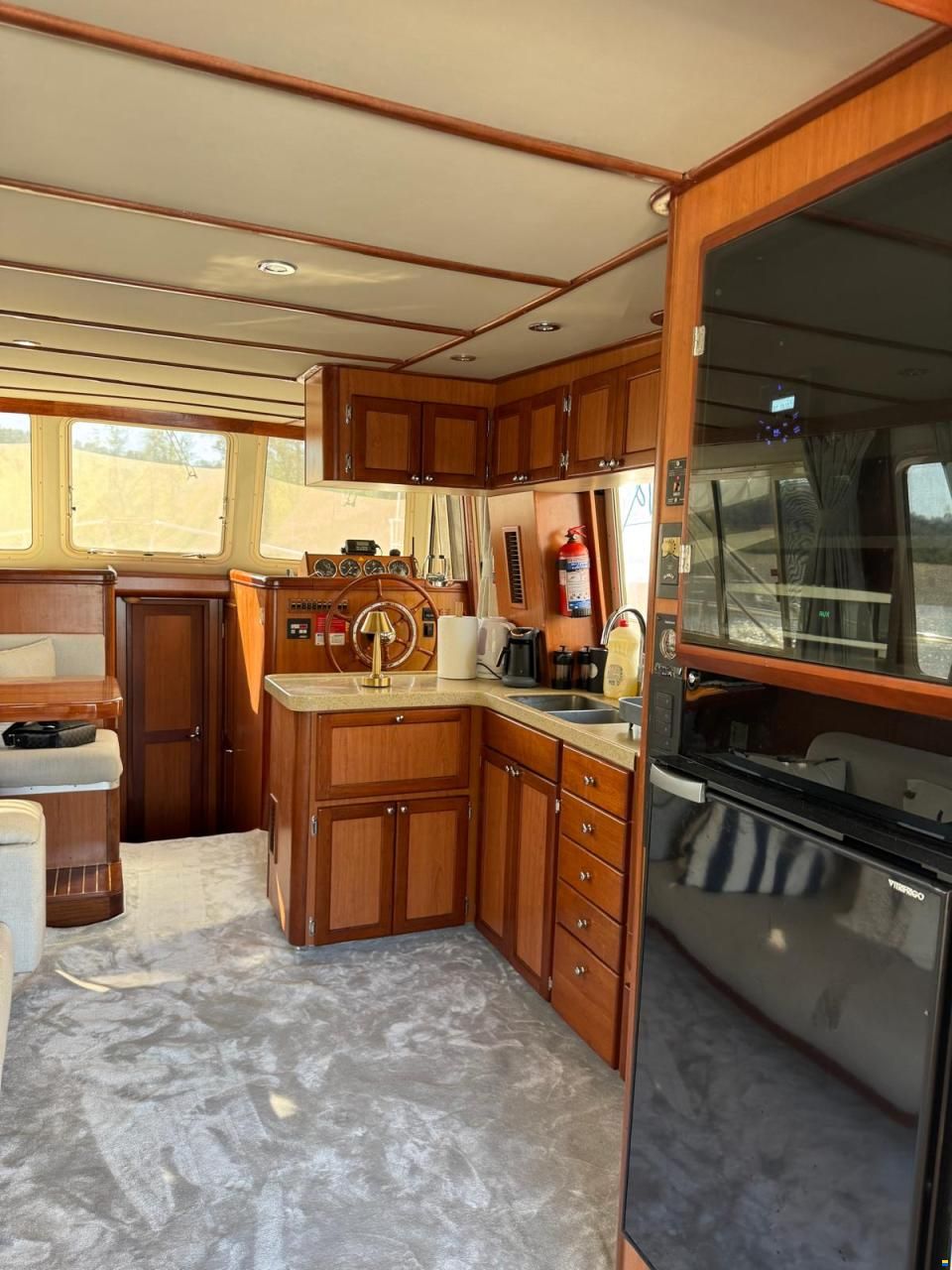 Mainship 40 Trawler