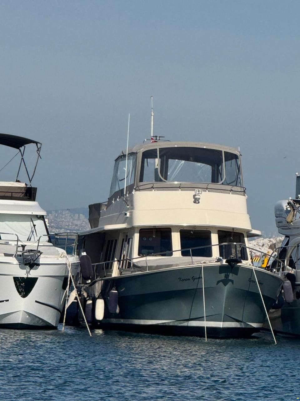 Mainship 40 Trawler