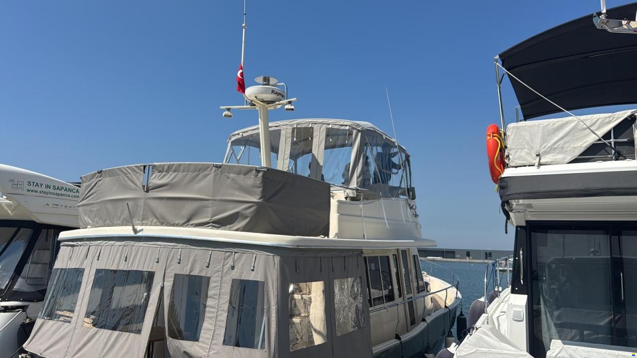 Mainship 40 Trawler