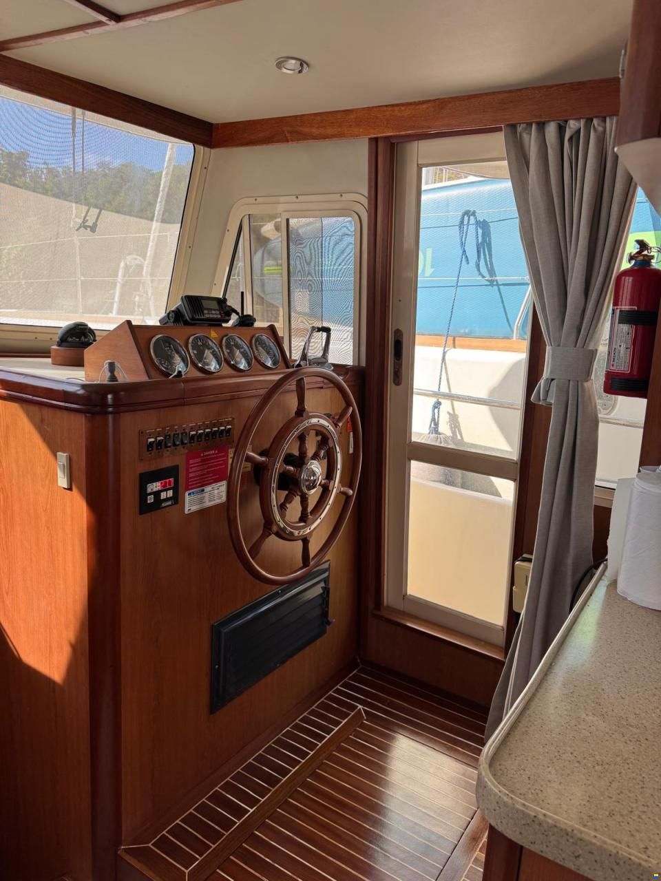 Mainship 40 Trawler