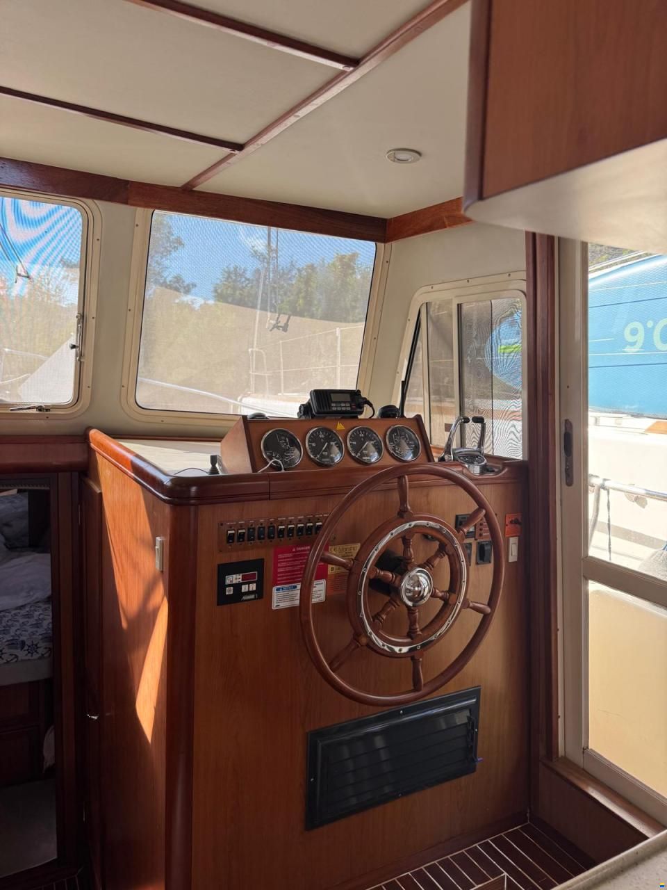 Mainship 40 Trawler