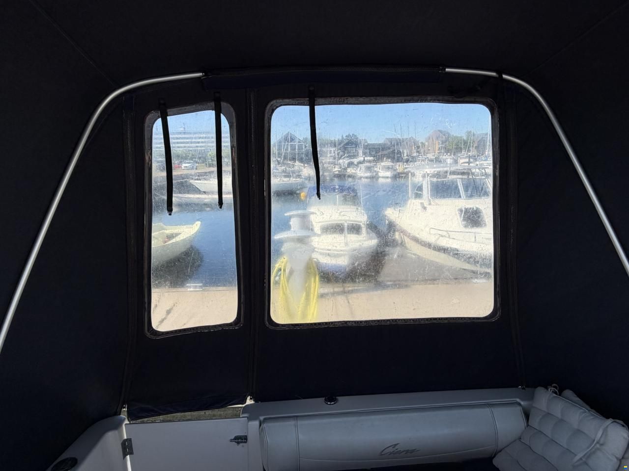 Bayliner 2355