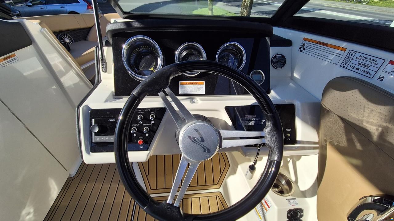 Sea Ray SPX 230