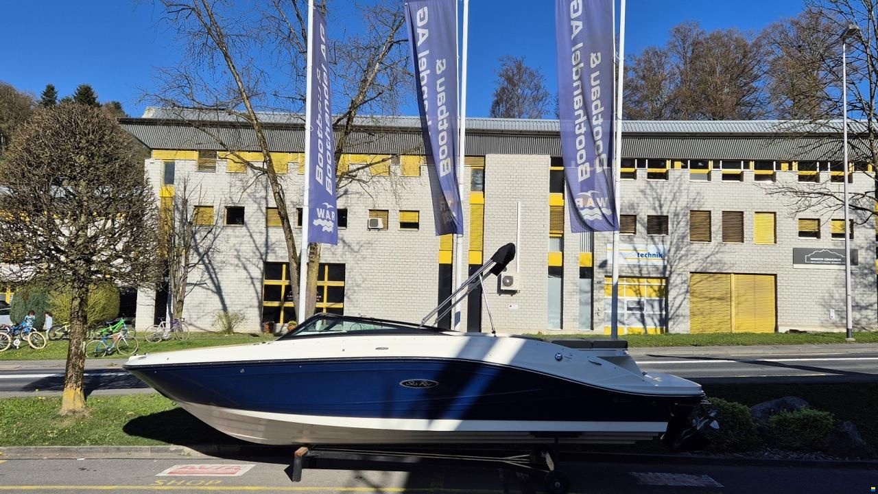 Sea Ray SPX 230
