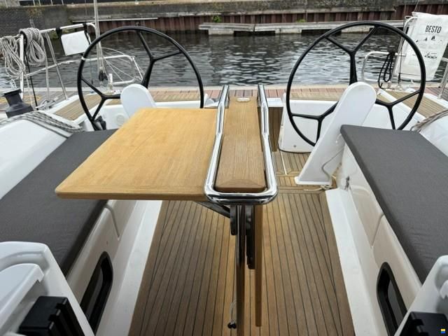 Hanse 385