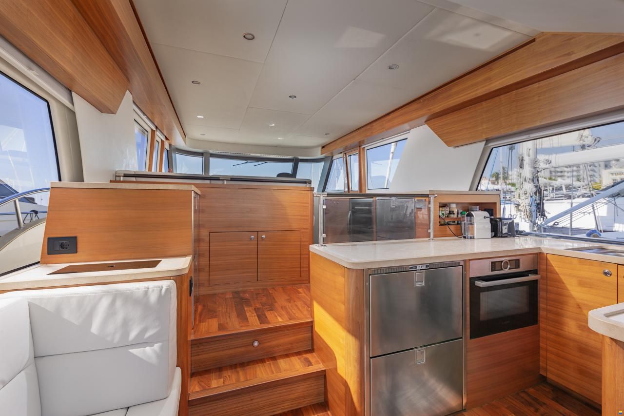 Outer Reef Trident 620