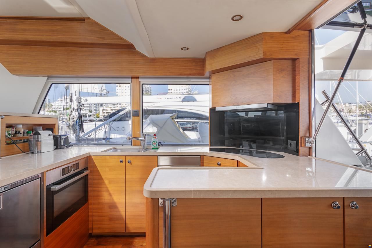 Outer Reef Trident 620