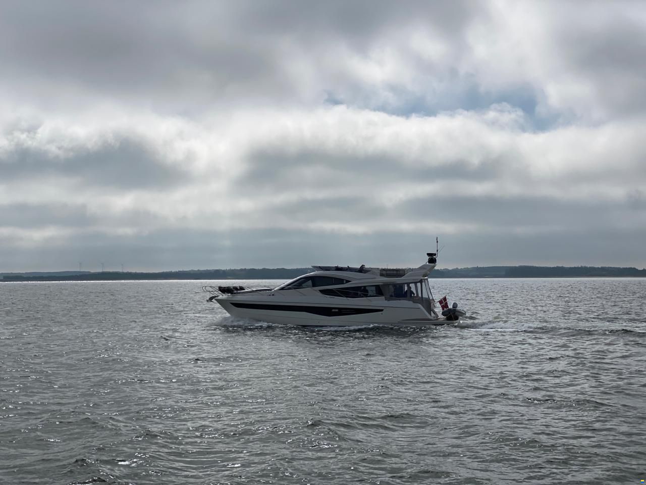 Galeon 550 Fly