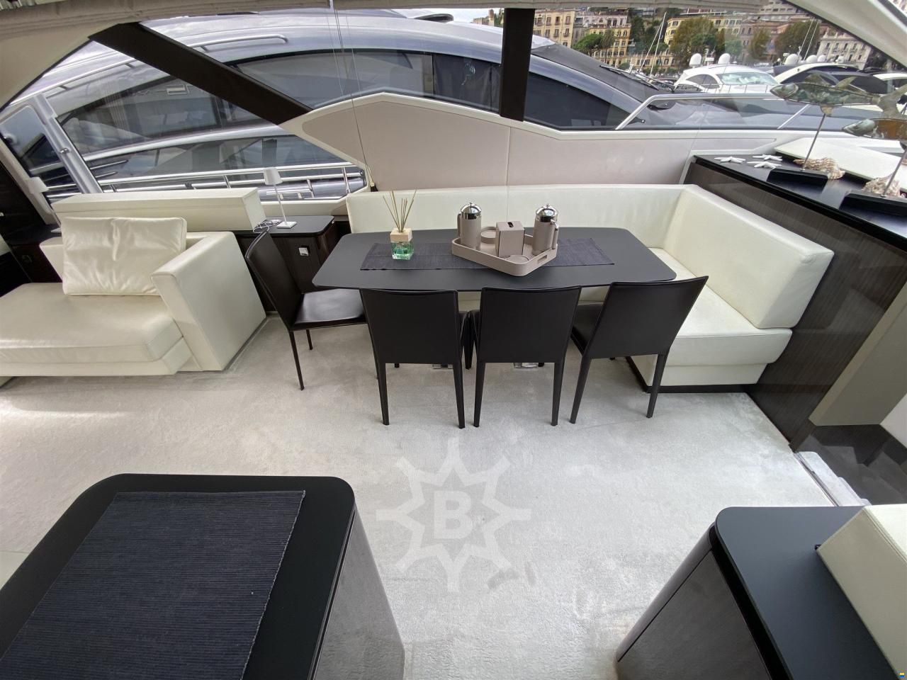 Azimut 77S