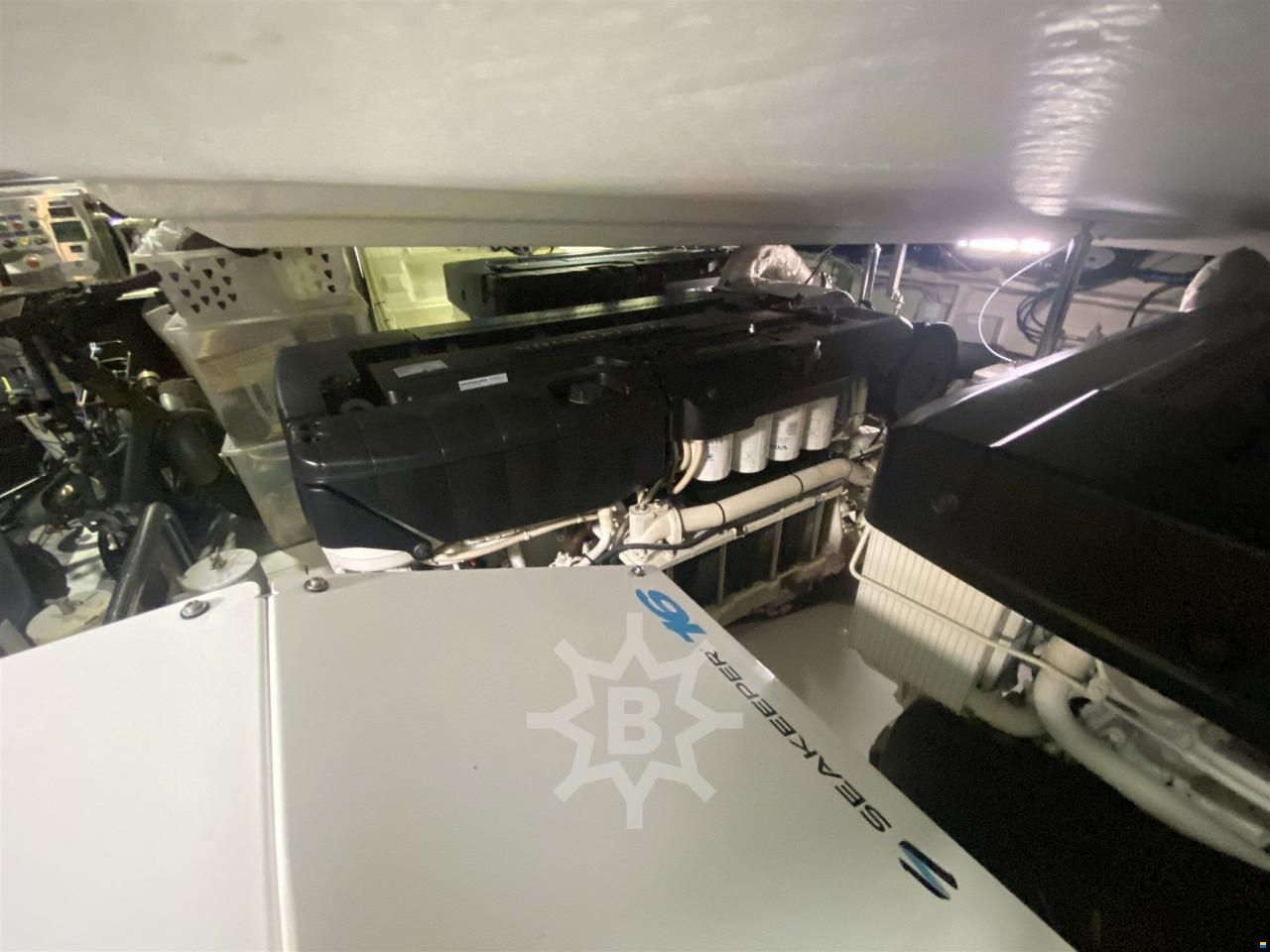 Azimut 77S