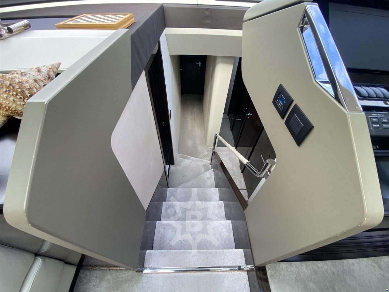 Azimut 77S