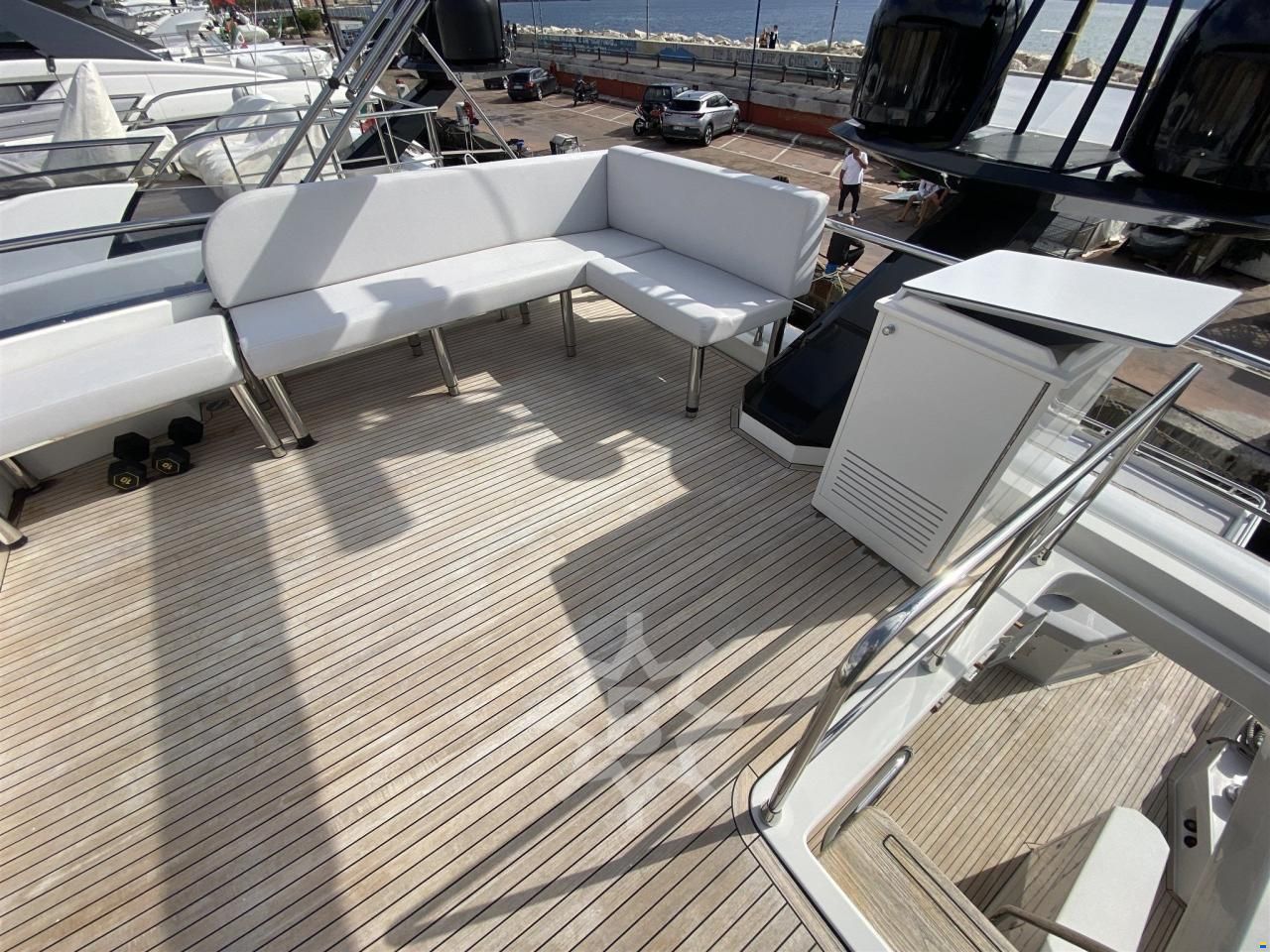 Azimut 77S