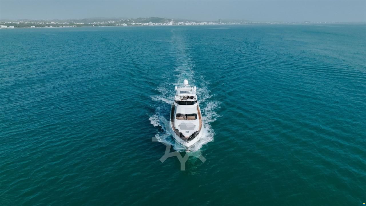 Azimut 68 EVO