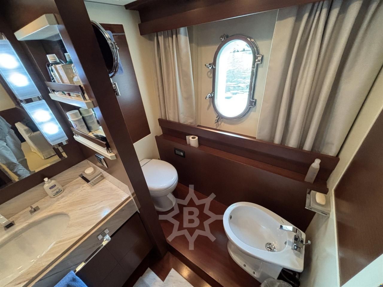 Azimut 105