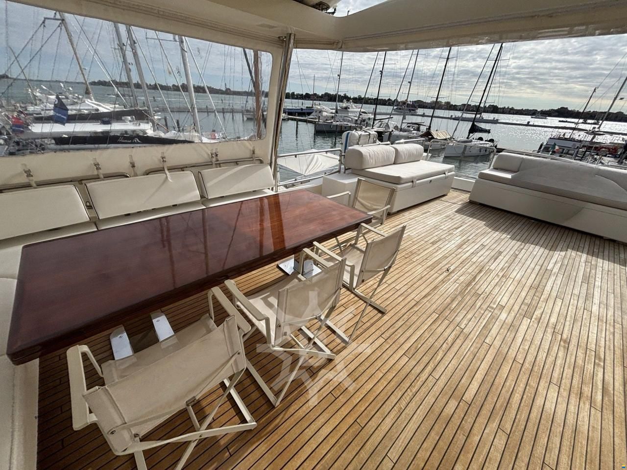 Azimut 105