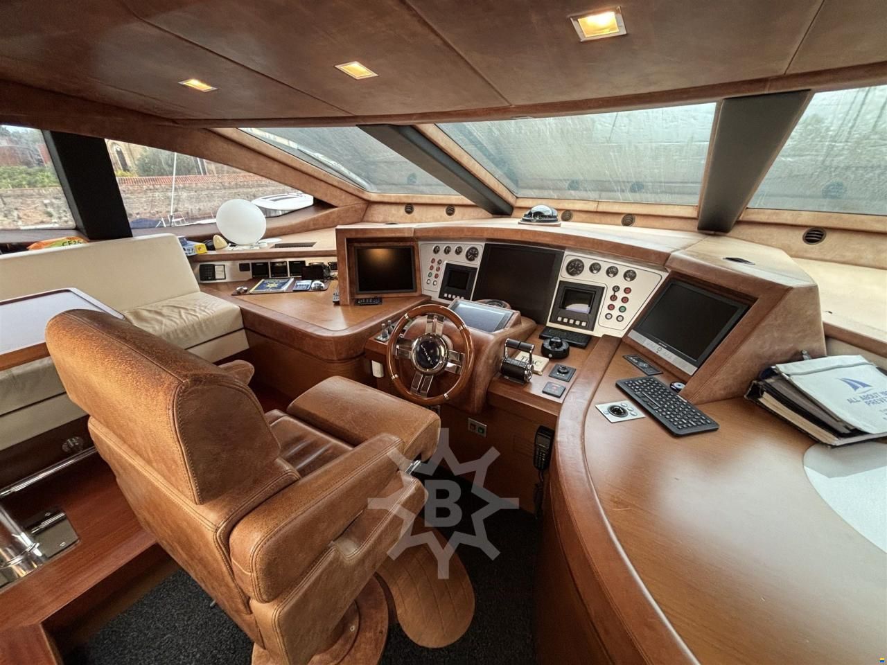 Azimut 105