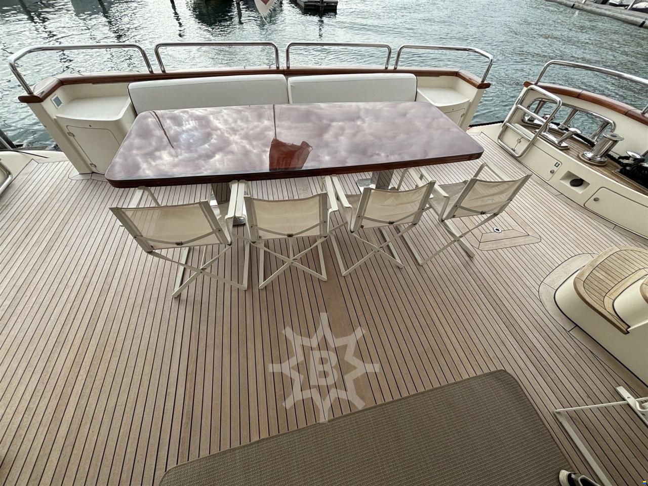 Azimut 105