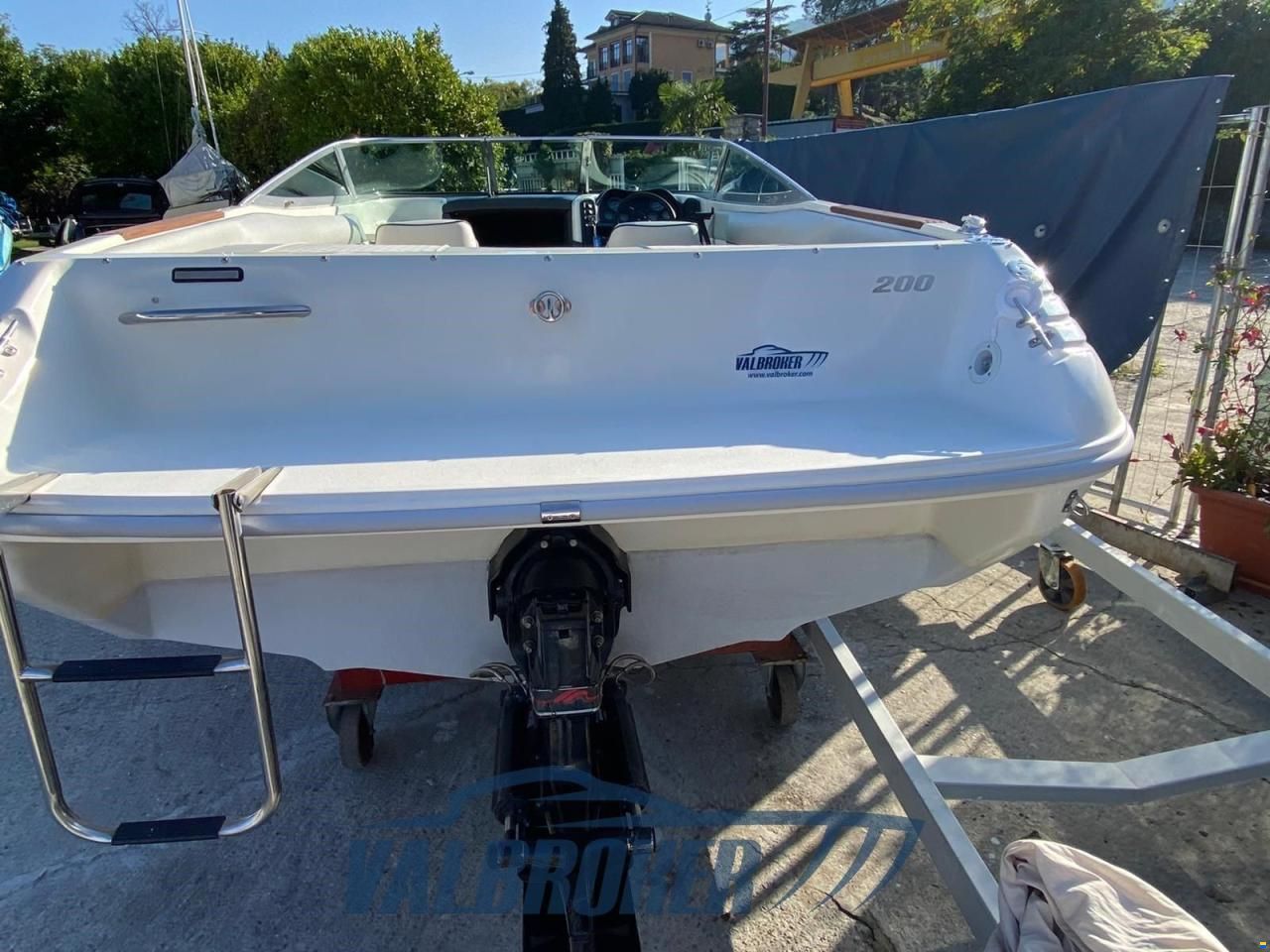 Sea Ray 200 SR