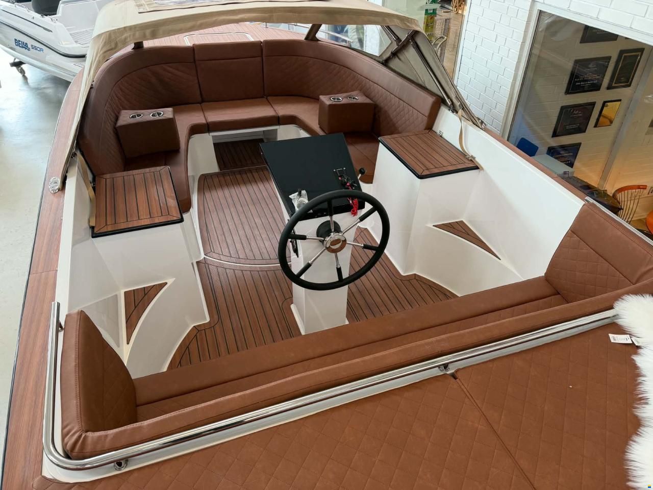 Maxima 730