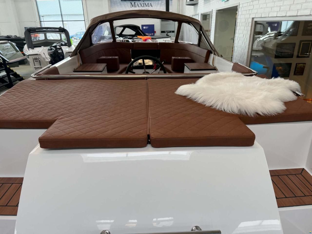Maxima 730