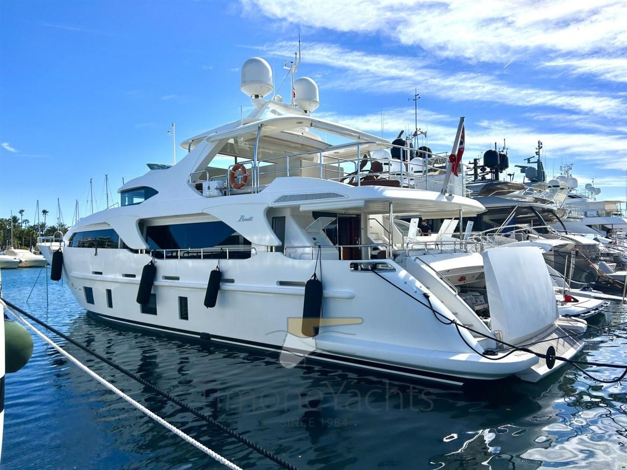 Benetti Delfino 93'