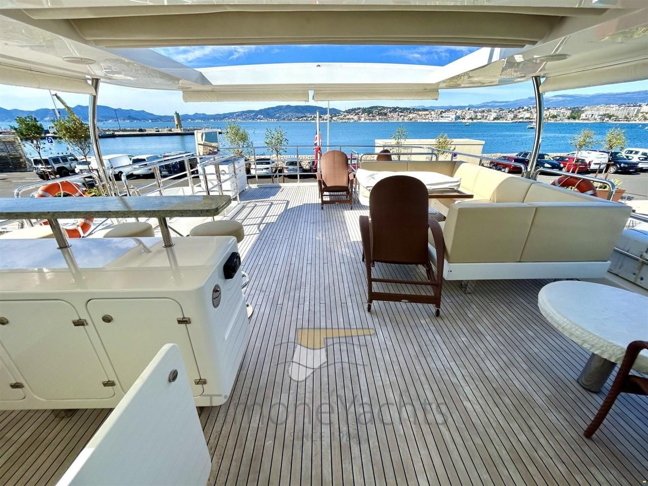 Benetti Delfino 93'