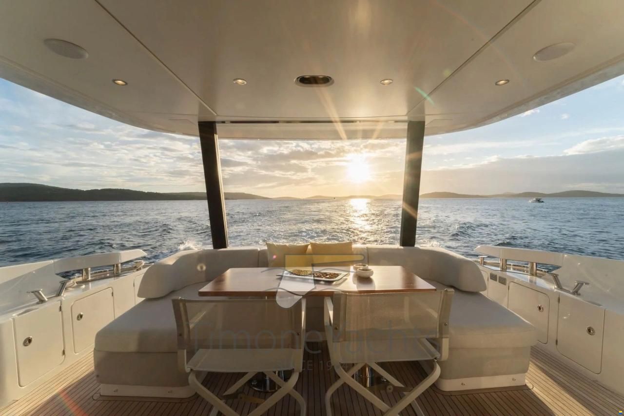 Azimut 68 flybridge