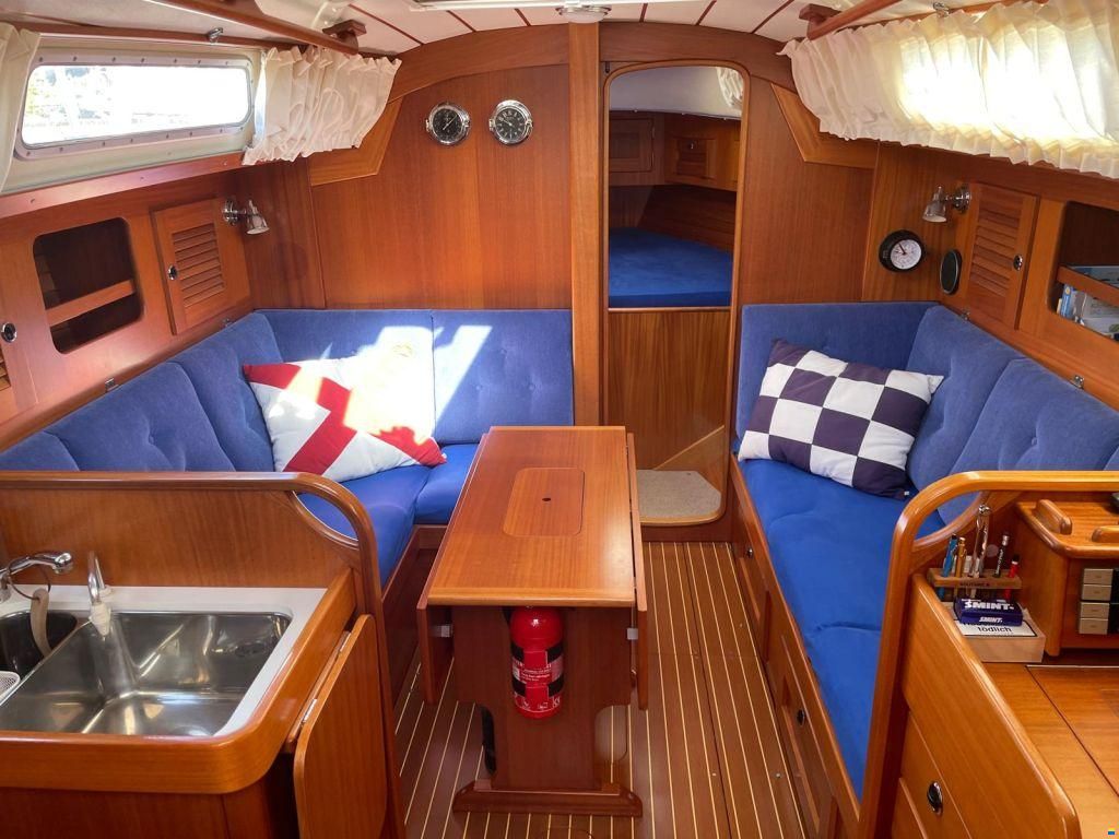 Hallberg-Rassy 34