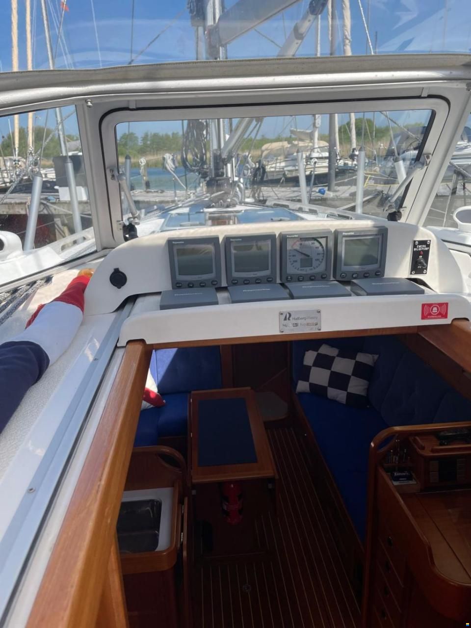 Hallberg-Rassy 34
