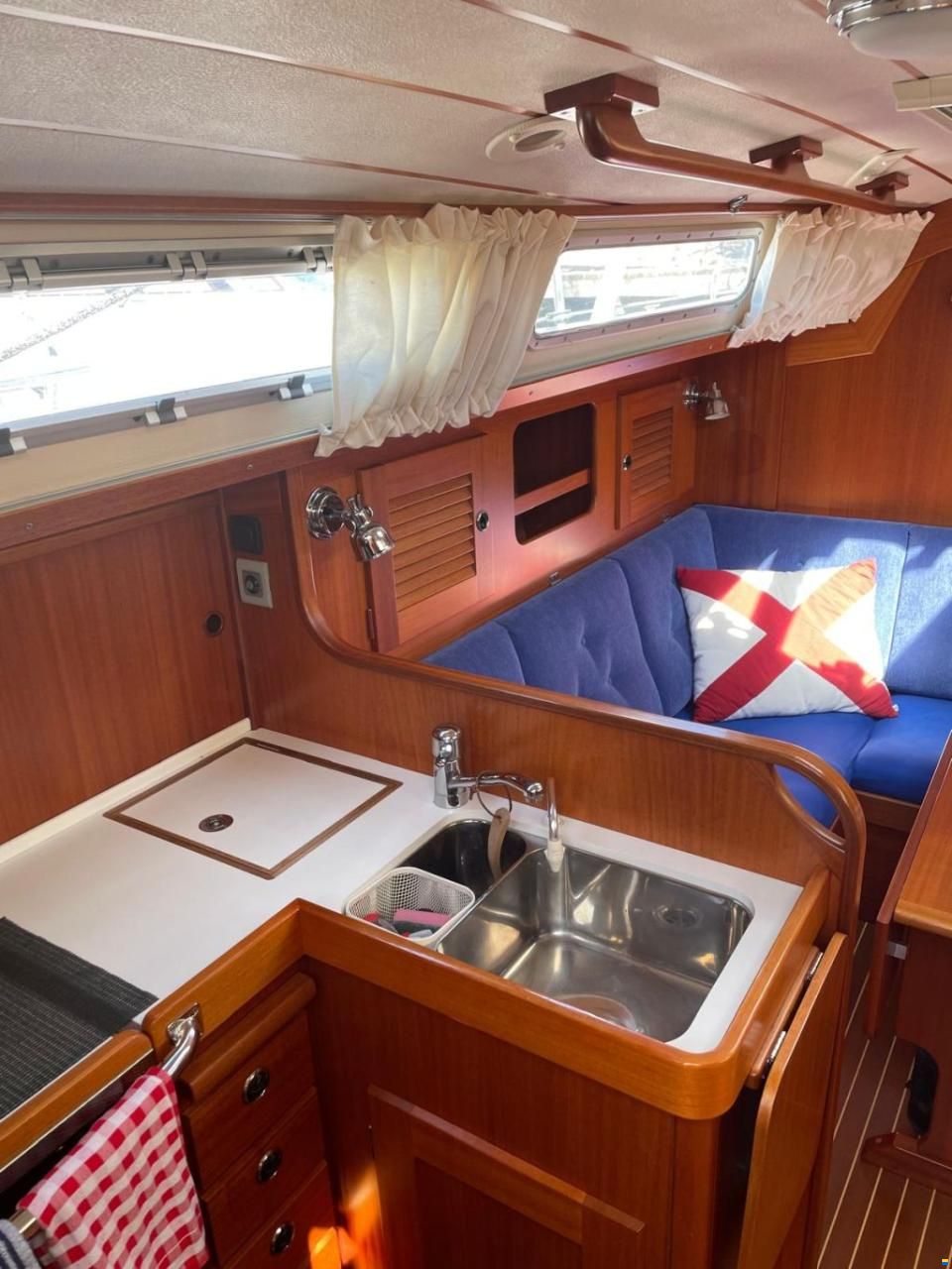 Hallberg-Rassy 34