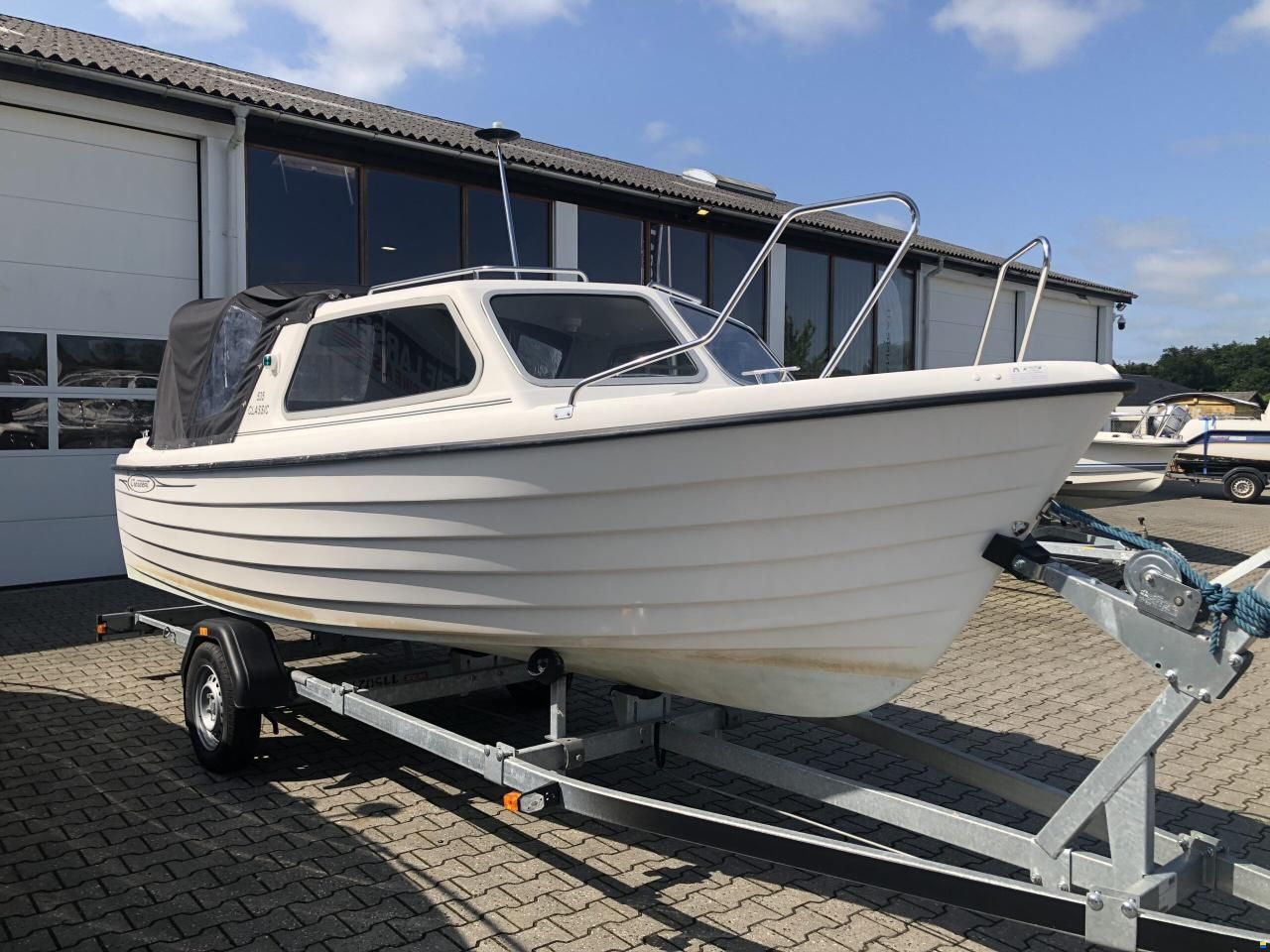 Crescent 535 Classic