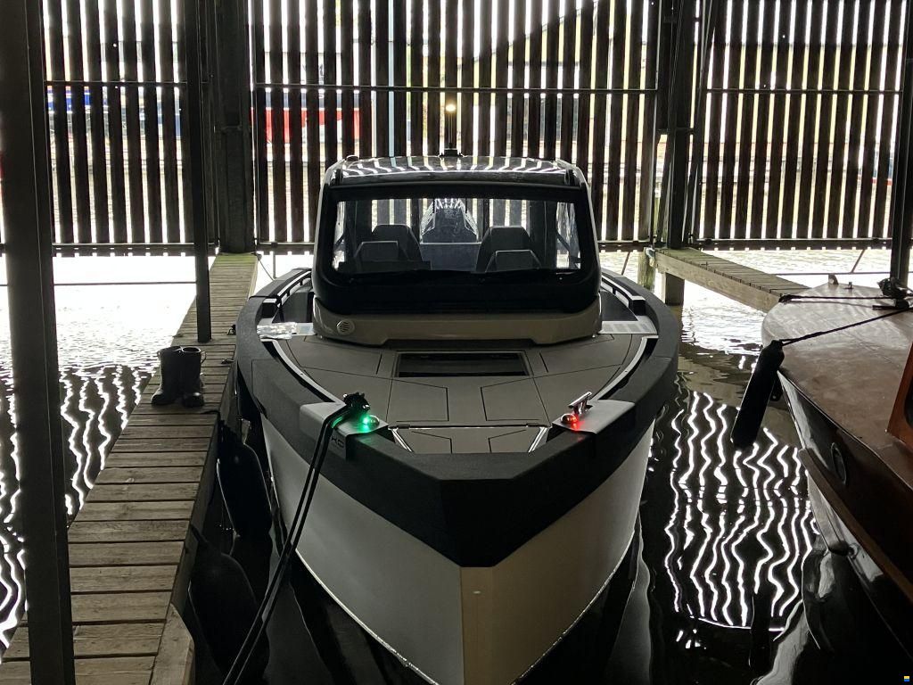 XO Boats DFNDR A8