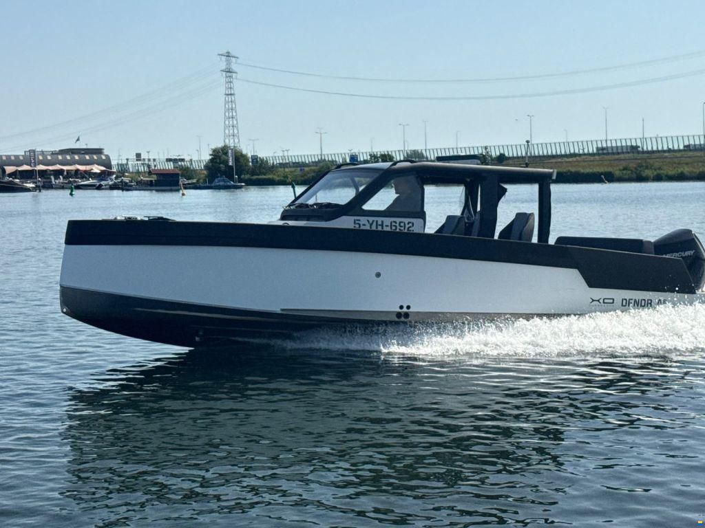 XO Boats DFNDR A8
