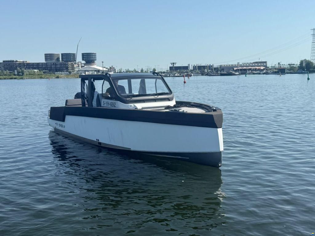 XO Boats DFNDR A8