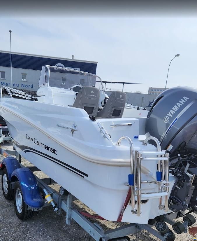 Jeanneau CAP Camarat 5.5 CC s&eacute;rie 2