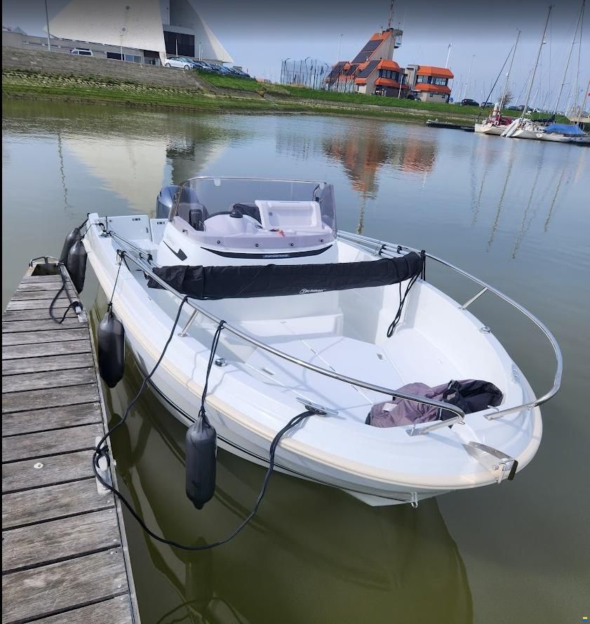 Jeanneau CAP Camarat 5.5 CC s&eacute;rie 2