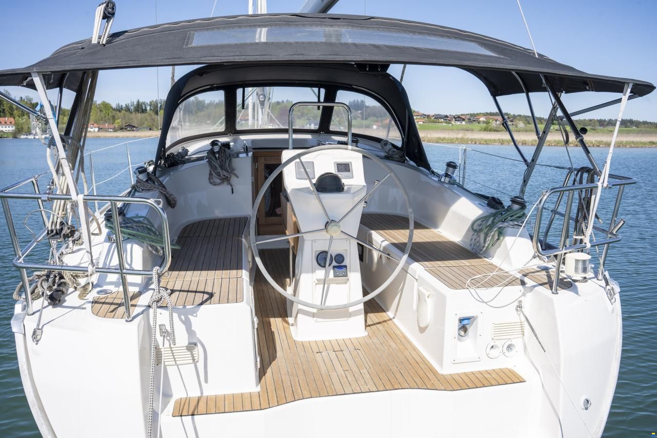 Bavaria Cruiser 36