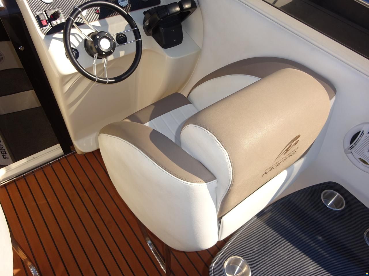 DANA Performance Boats 807