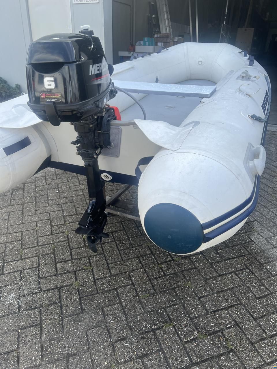 Quicksilver 320 Airdeck