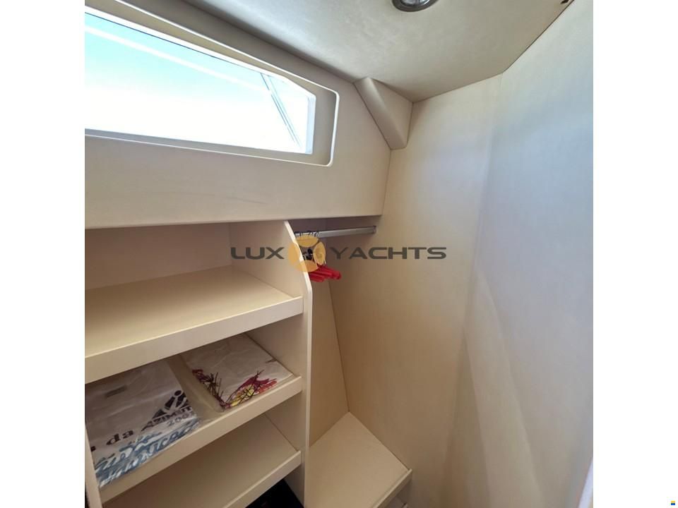 Azimut 46