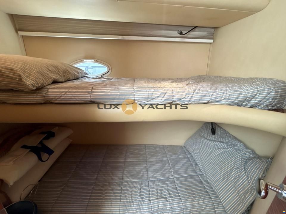 Azimut 46