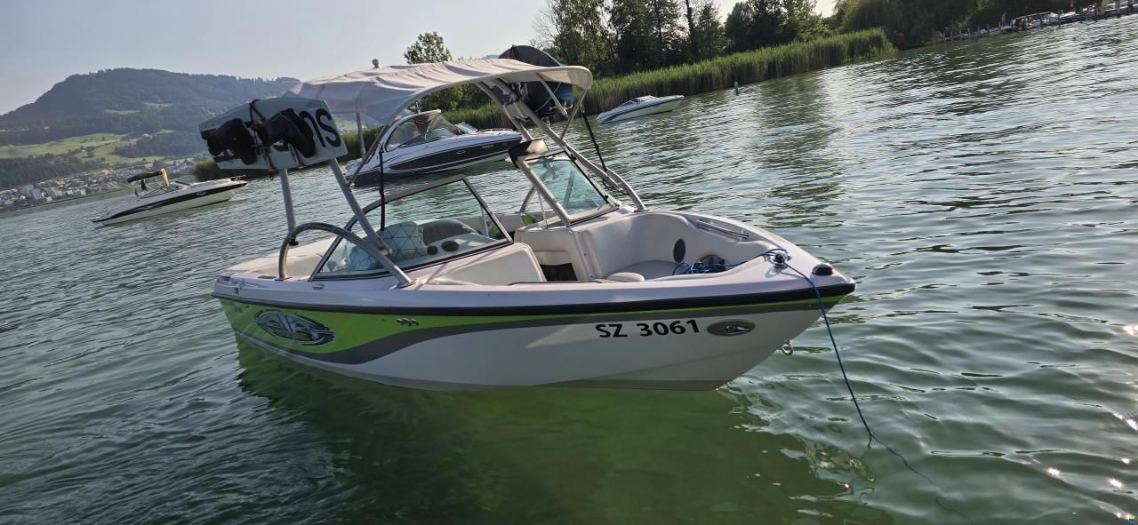Correct Craft Super Air Nautique 210 TE