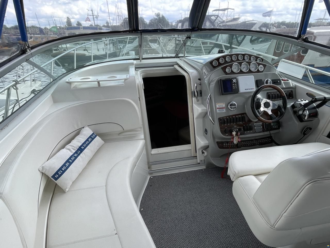 Bayliner 335 Cruiser