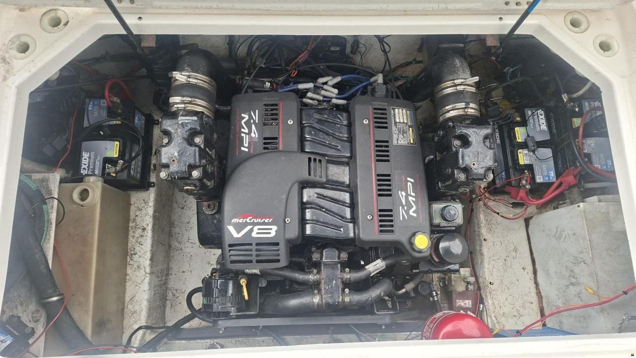 Bayliner 2855 MIT 7,4L MPI, BUGSTR. U.V.M