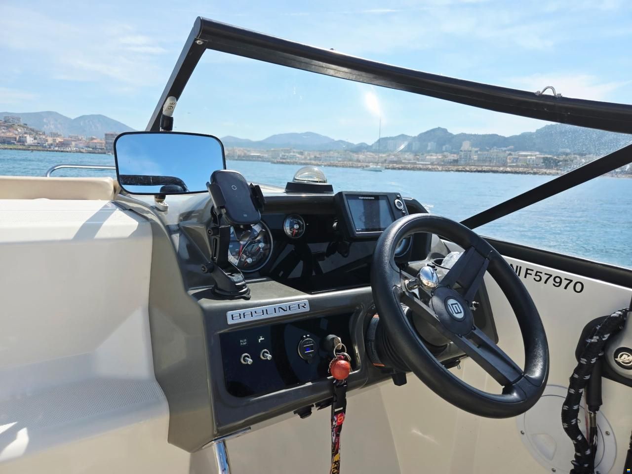Bayliner VR5 Cuddy
