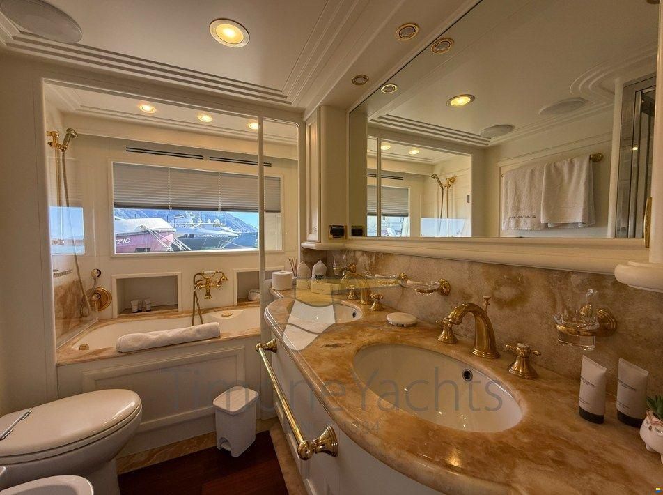 Custom Line Navetta 30